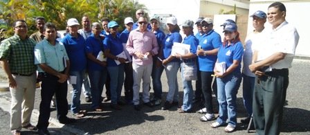 amplio operativo de reparación de calles  en el barrio Pulu